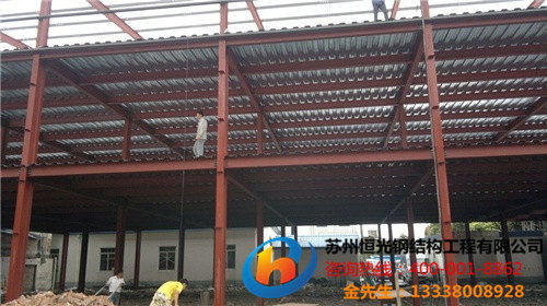 苏州钢结构厂房建筑钢梯安装阳光板雨棚安装